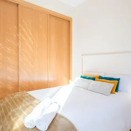 Fresca Premium 1 Bedroom Apartment *